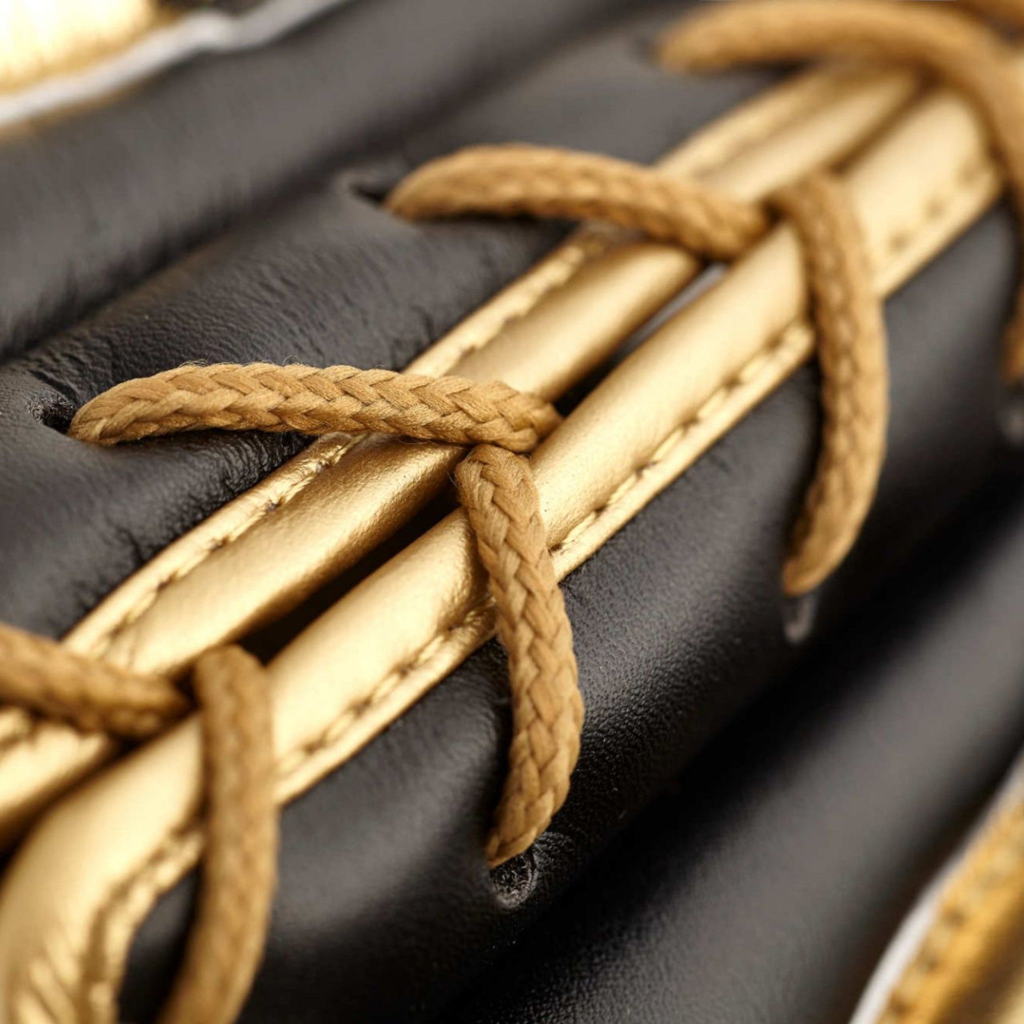 ADIDAS Kopfschutz, adiStar Pro in Schwarz / Gold