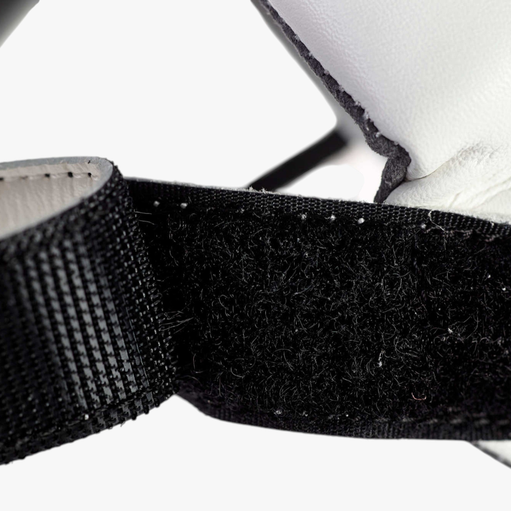 ADIDAS Kopfschutz, adiStar Pro in Weiß / Gold