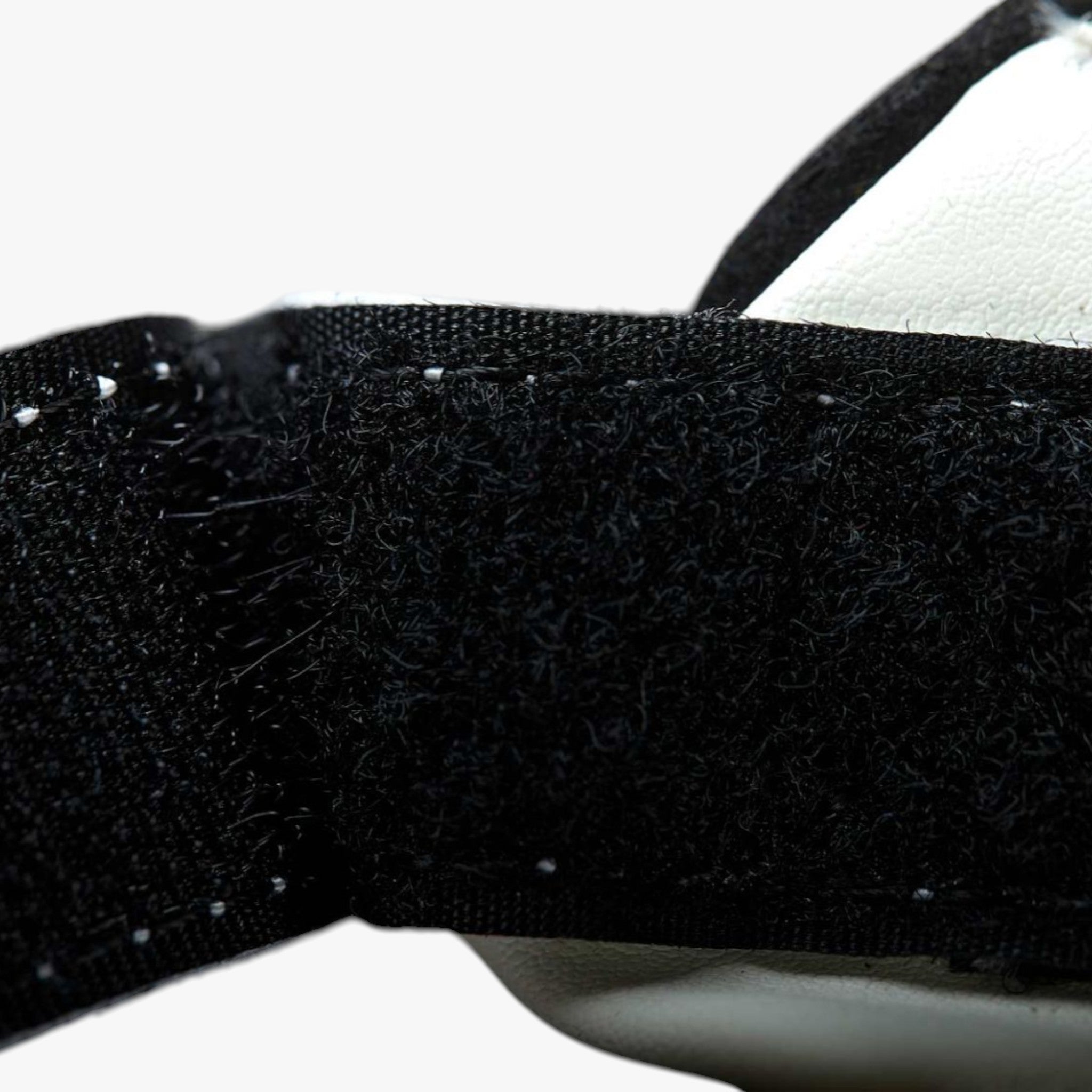 ADIDAS Kopfschutz, Speed Pro in Weiß / Gold